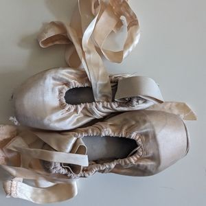 Used bloch ballet pointe shoes